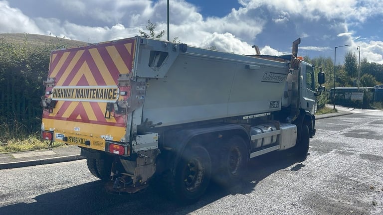 2016 (66) LEYLAND DAF CF370 GRITTER / CUTHBERTSON MPB. WALKING FLOOR