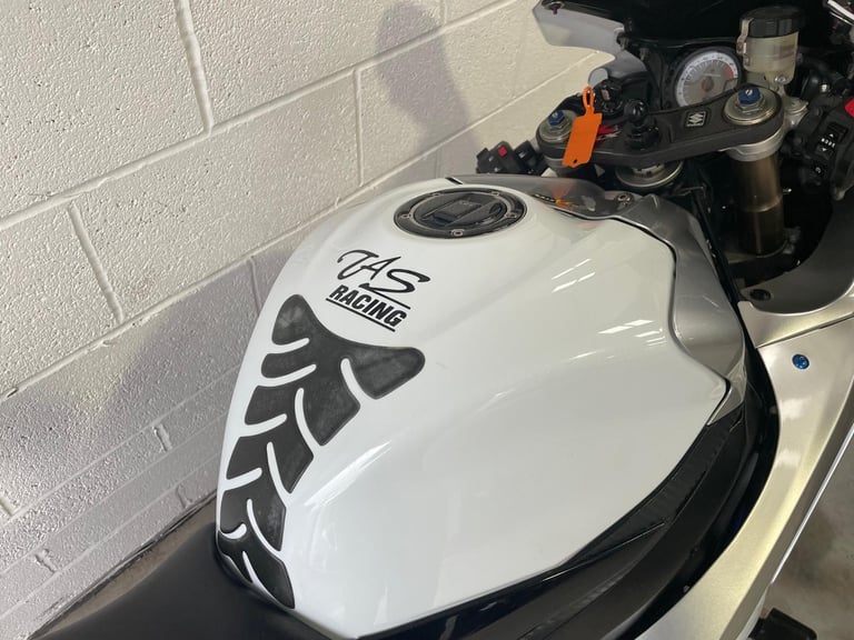 2008 - SUZUKI GSXR600 K8 - GSXR - RACE EXHAUST - USED MOTORCYCLE 