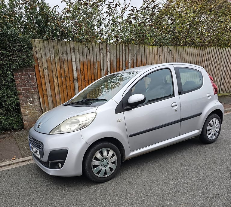 Peugeot, 107, Hatchback, 2013, Manual, 998 (cc), 5 doors