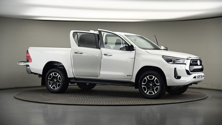 2024 Toyota Hilux 2.8 D-4D Invincible Pickup Double Cab 4dr Diesel Auto 4WD Euro 6 (s/s) (204 Pic...
