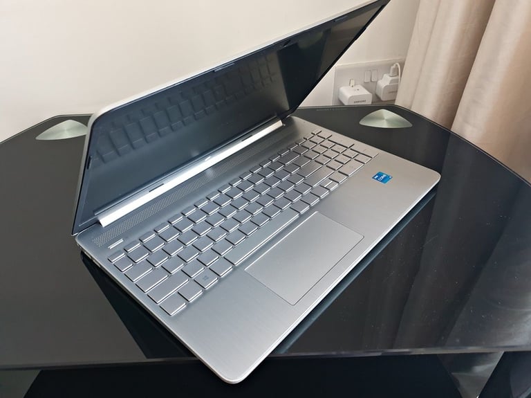 image for Laptop HP 15s 15.6" Intel Core i5-11 in great condition