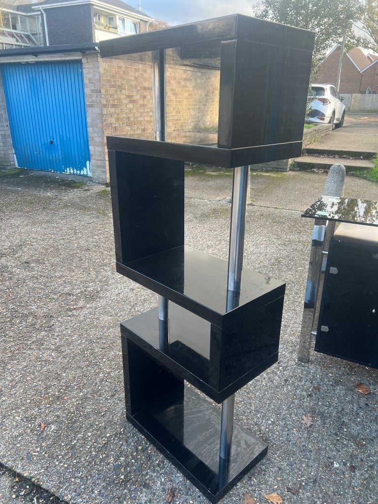 Freestanding tall Black Hi-Gloss Shelf unit