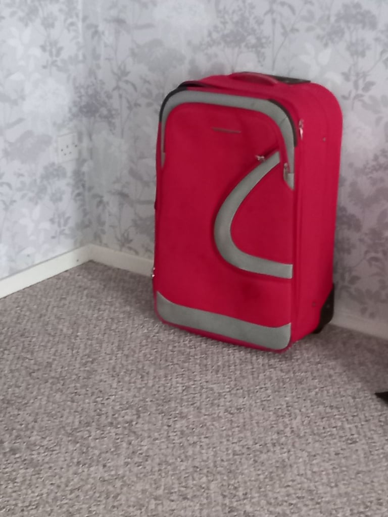Chicane Red medium suitcase