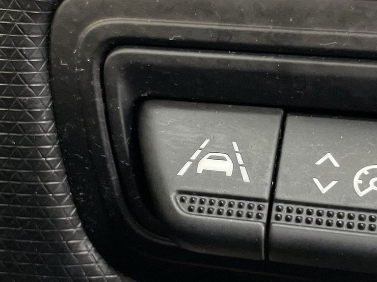 2020 Renault Clio 1.0 TCe Play Hatchback 5dr Petrol Manual Euro 6 (s/s) (100 ps) - AA INSPECT Hat...