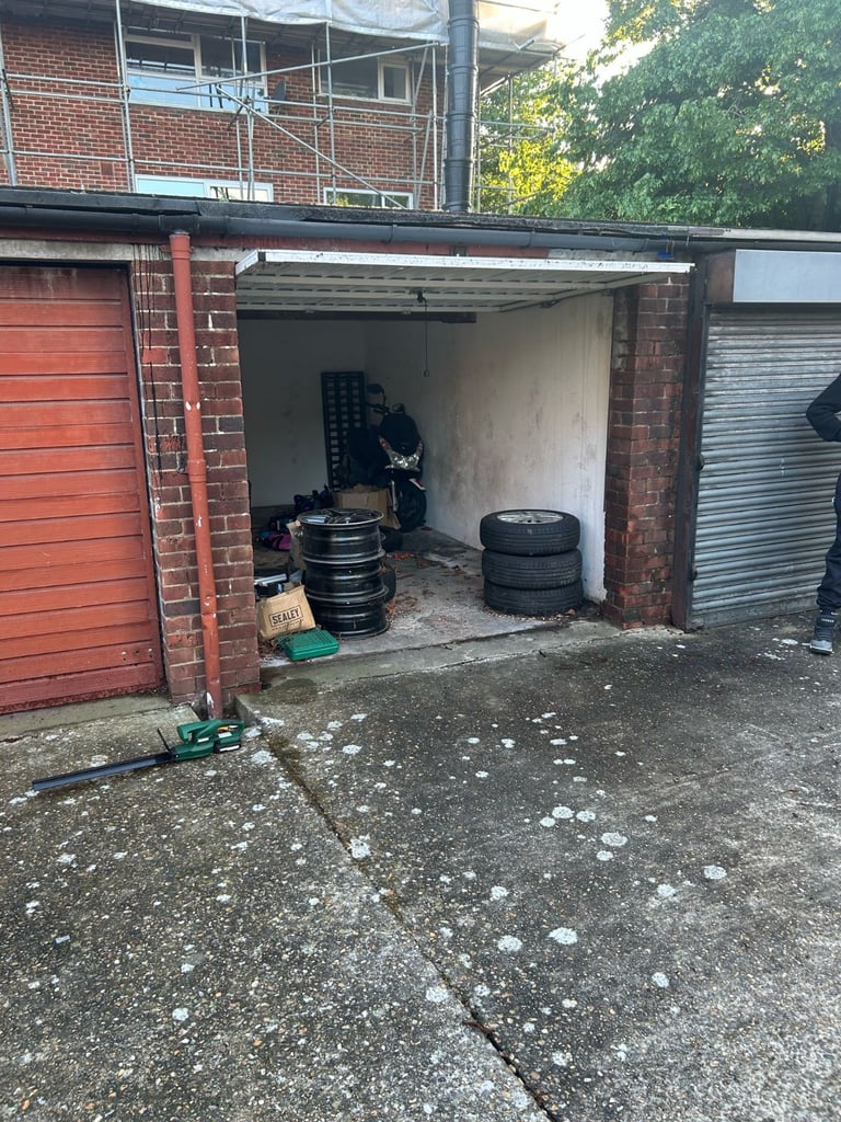 Secure Garage to Rent in E1 - Ideal for Car or Storage.