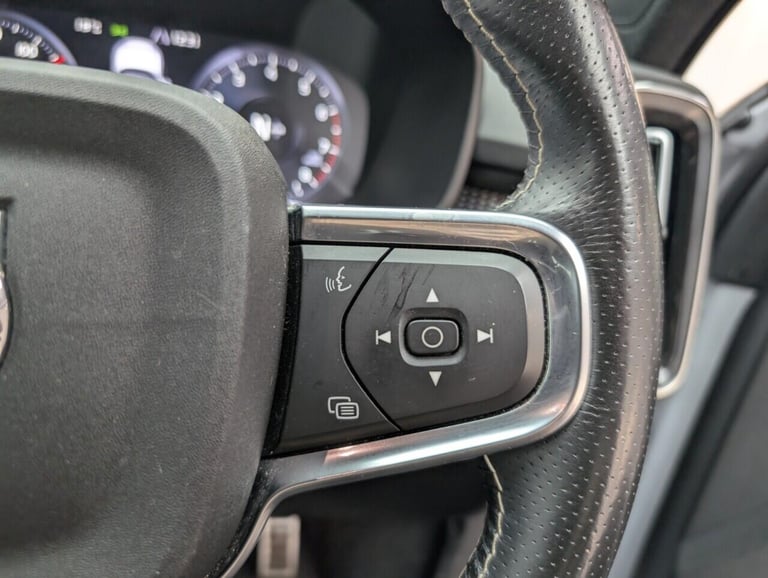 2021 Volvo XC40 1.5 T3 R-Design SUV 5dr Petrol Manual Euro 6 (s/s) (163 ps) BLUETOOTH+NAVIG ESTAT...