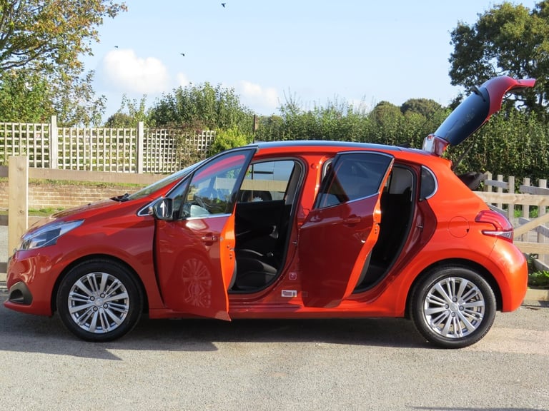 2017 Peugeot 208 1.2 PureTech 110 Allure 5dr EAT6 HATCHBACK Petrol Automatic