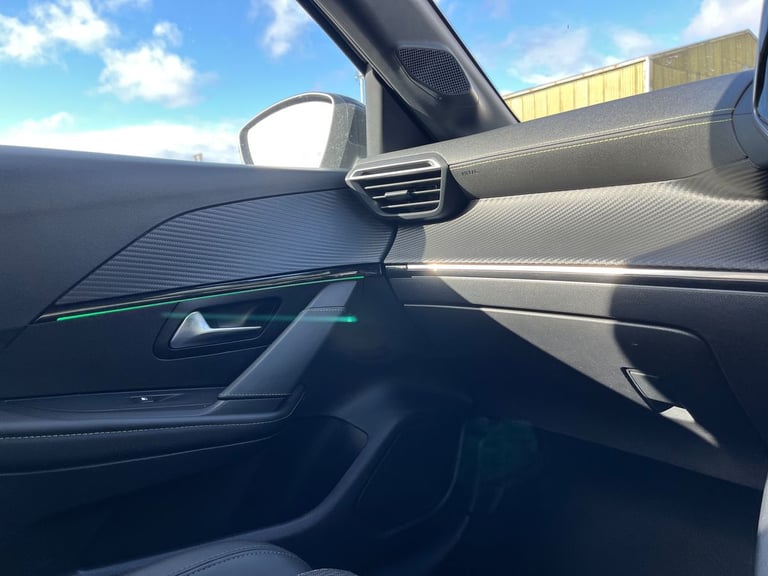  Peugeot 208 1.2 Puretech Gt Hatchback 5dr Petrol Eat Euro 6 s/s 130 Ps Petrol