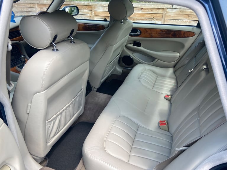 1998 Jaguar V8 XJ SERIES XJ8 4.0 4dr Auto Petrol