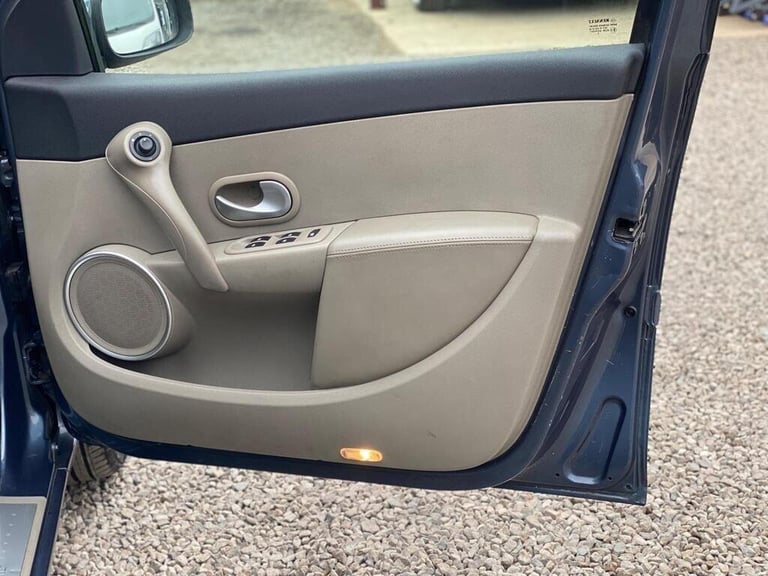 2007 Renault Clio 1.6 VVT Initiale 5dr HATCHBACK PETROL Manual