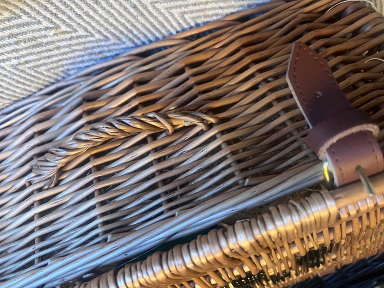 Fortnum & Mason Hamper / Basket