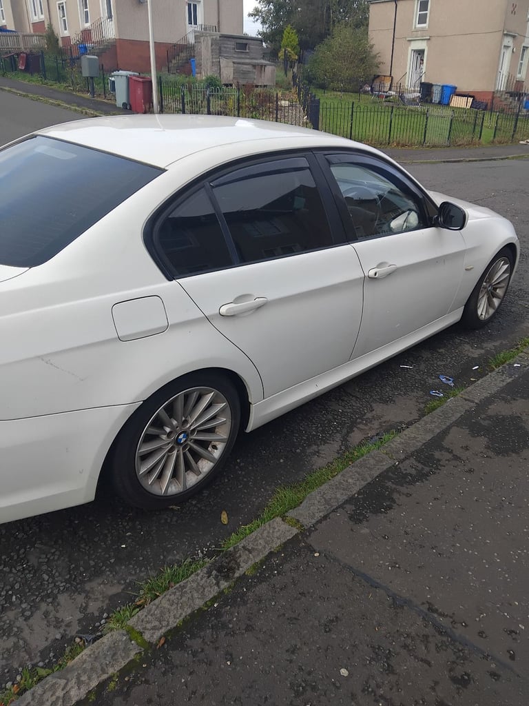 BMW, 3 SERIES, Saloon, 2011, Manual, 1995 (cc), 4 doors