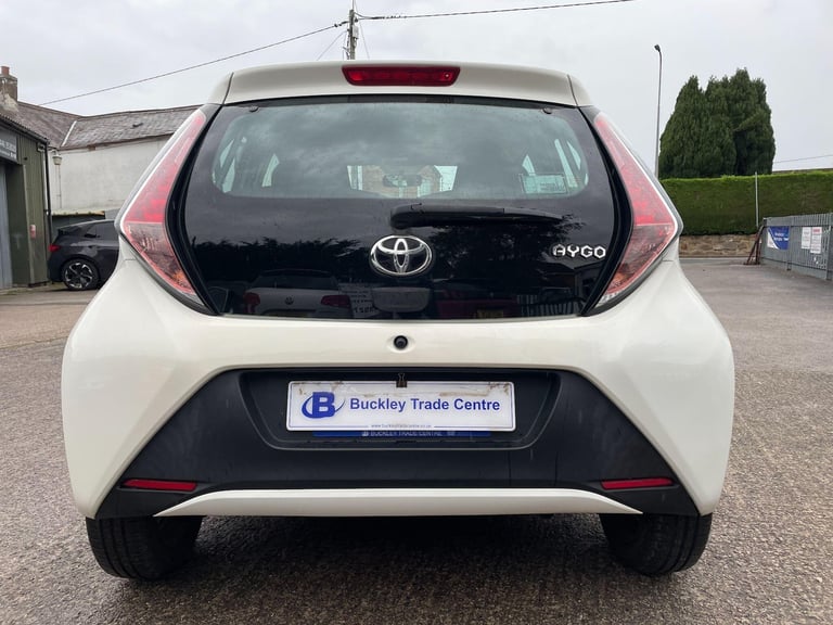 2015 Toyota AYGO 1.0 VVT-i X-Play 5dr HATCHBACK PETROL Manual
