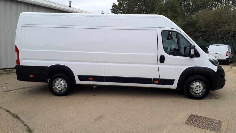  Peugeot Boxer 2.2 BlueHDi 435 Professional L4 H2 Euro 6 (s/s) 5dr Diesel Manual