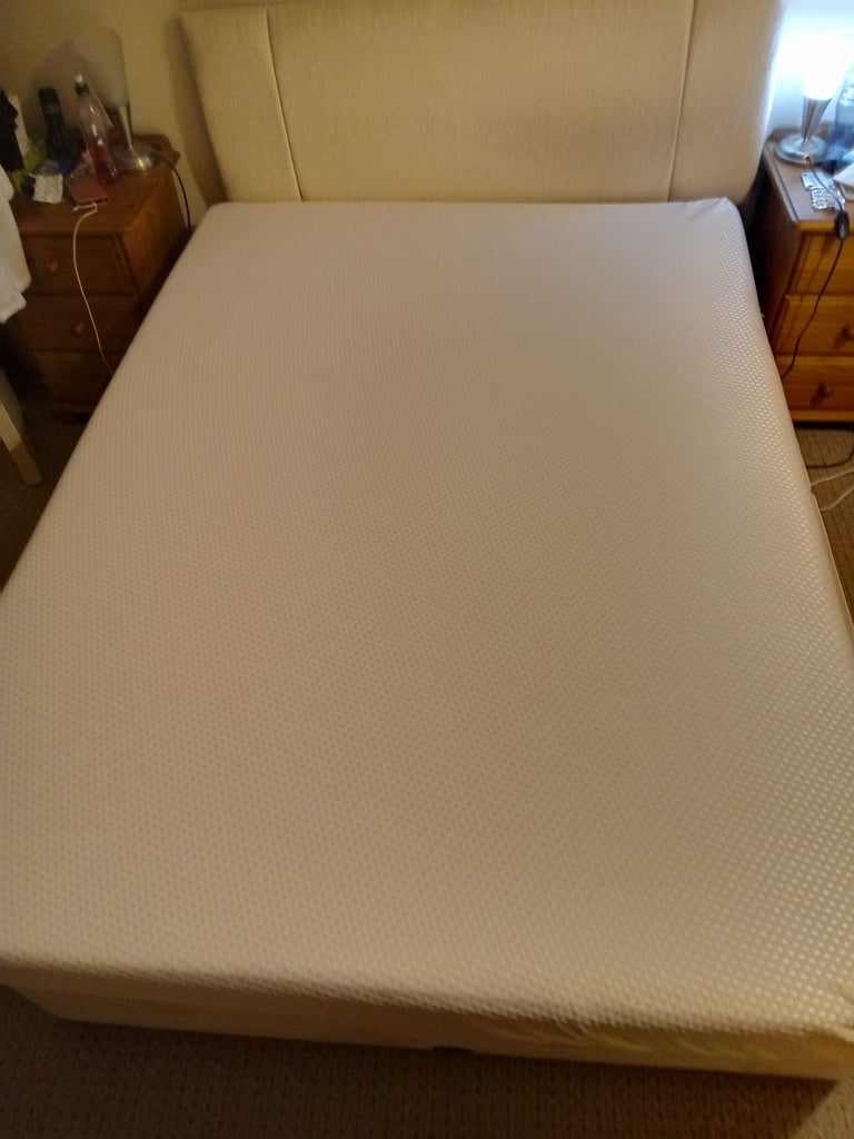 image for 4' 6"  x 5" foam mattress with zip cover