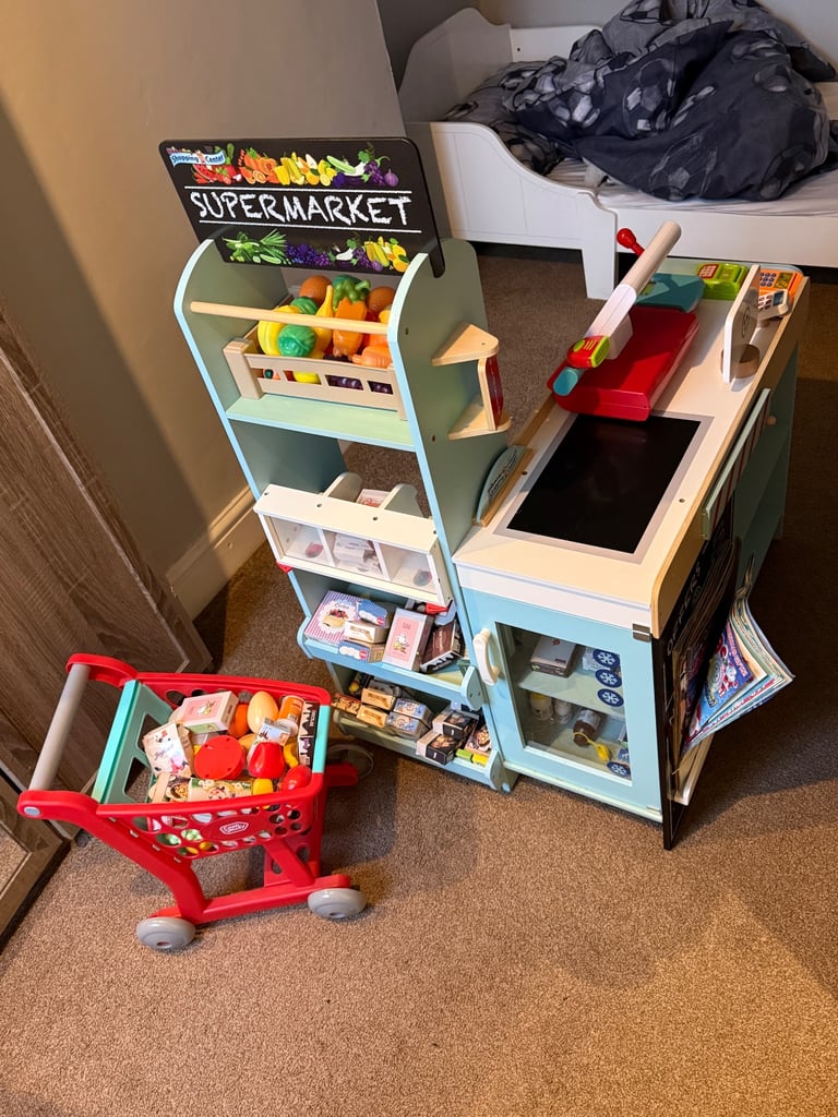 Kids toy supermarket 