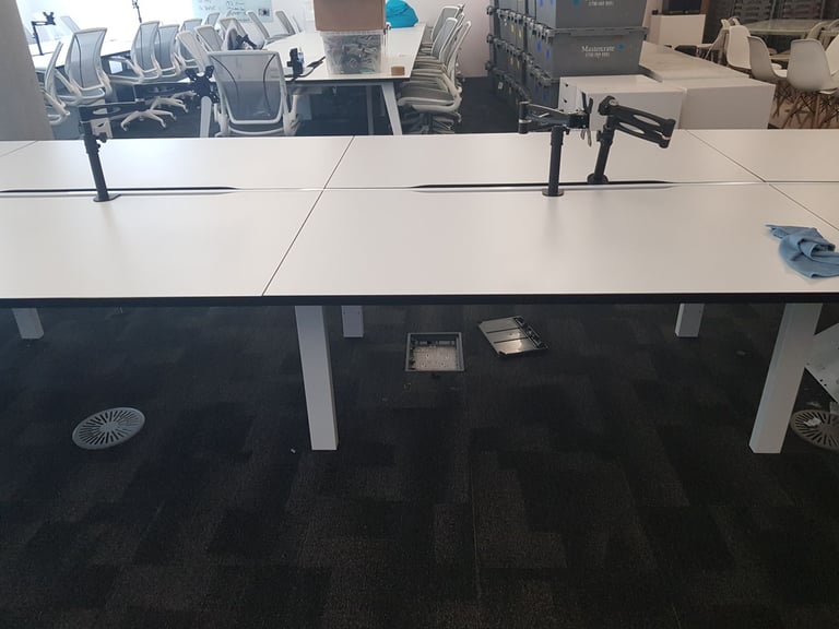 White Desk Top ONLY 140cm x 80cm (no legs included)