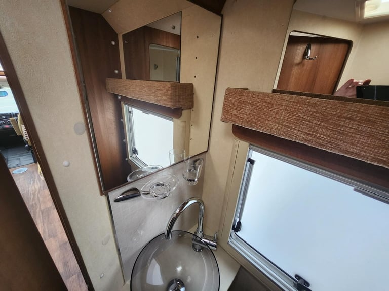 Auto-Sleepers Broadway EB 4 Berth  DIESEL MANUAL 2013/13