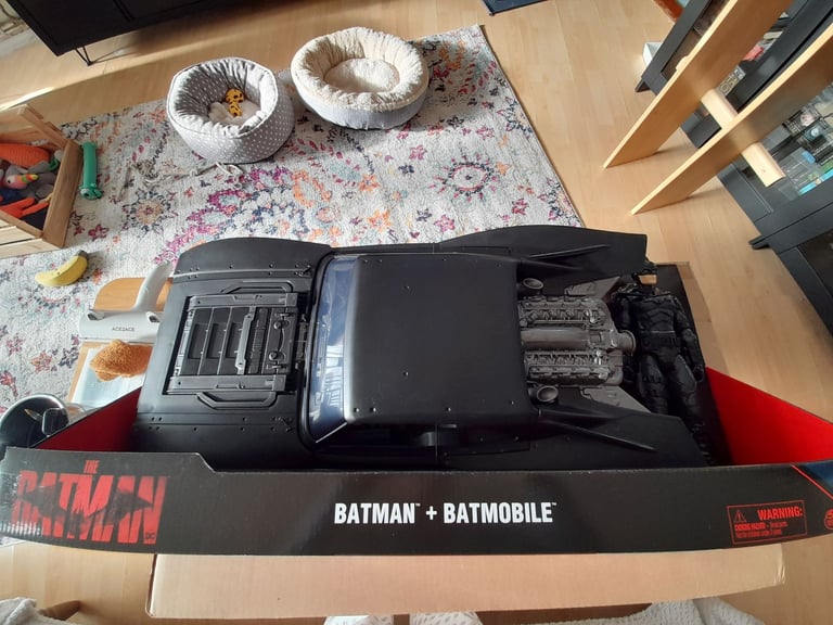 6 Ikea pictures in Black frames 