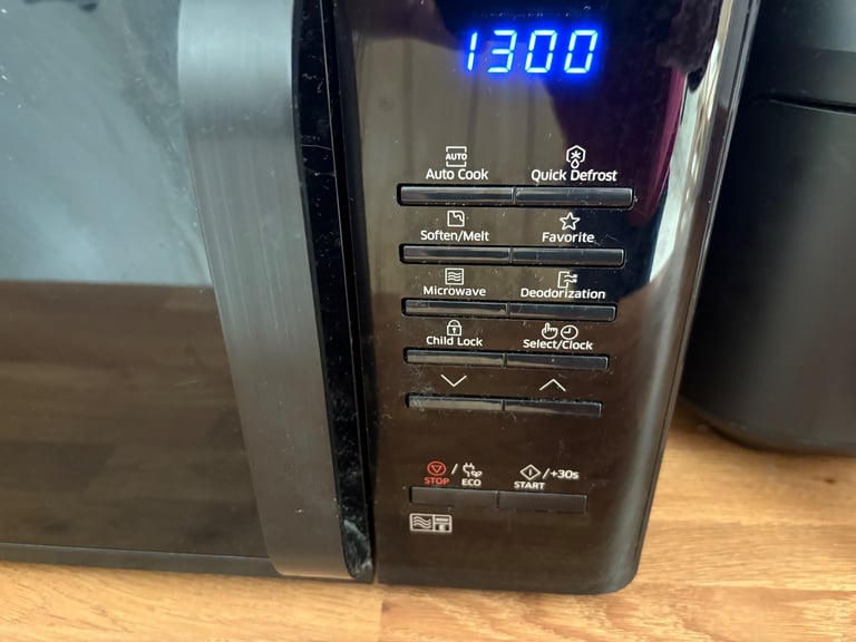 Samsung microwave oven in black