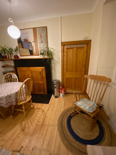 EH1 Fully furnished one-bedroom flat short or long term let from 18 October 