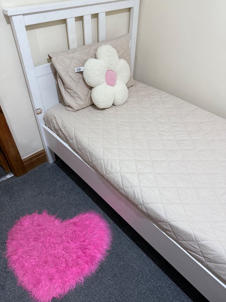 image for Single room to rent all bill included 