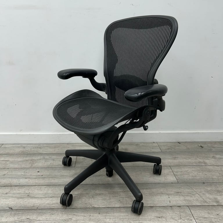 AERON - HERMAN MILLER OFFICE CHAIR- BRENTWOOD