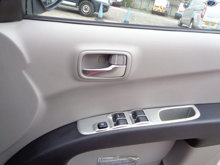 MITSUBISHI L200 2.5 DI-D Trojan Red Manual Diesel 2013
