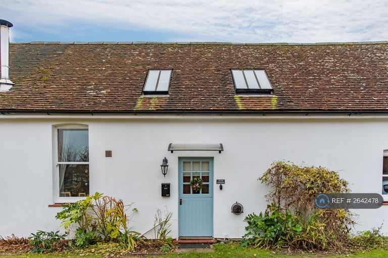 2 bedroom house in School House, Waltham, Canterbury, CT4 (2 bed) (#2642478)