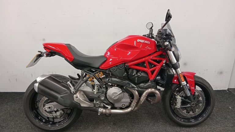image for DUCATI MONSTER 821 ** LOVELY CONDITION - FULL SERVICE HISTORY - WARRANTY **