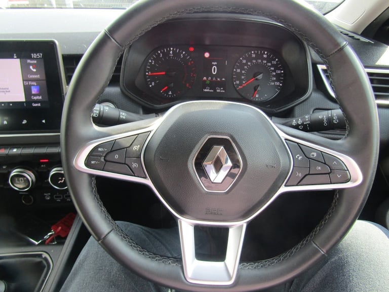 2021 Renault Clio 1.0 TCe 90 Iconic 5dr - Low Miles - Great Value! REDUCED!! Hatchback Petrol Manual