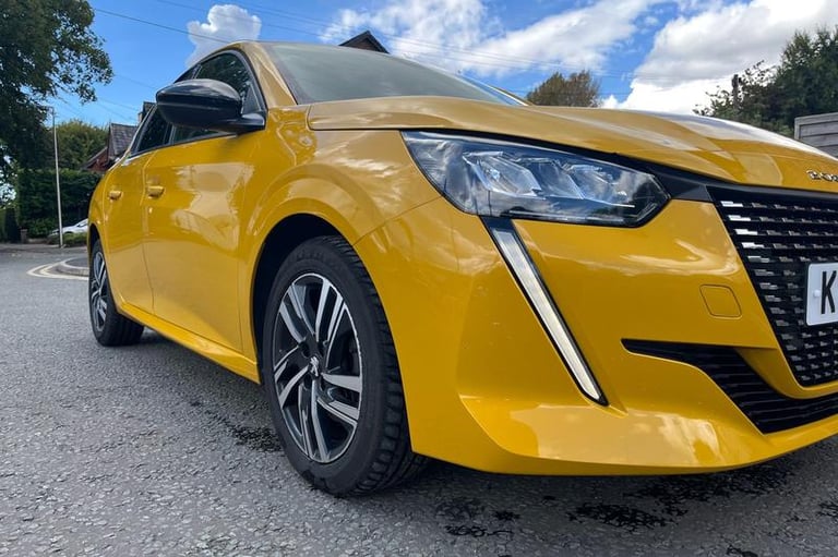 2023 Peugeot 208 1.2 PureTech 100 Allure Premium + 5dr HATCHBACK PETROL Manual
