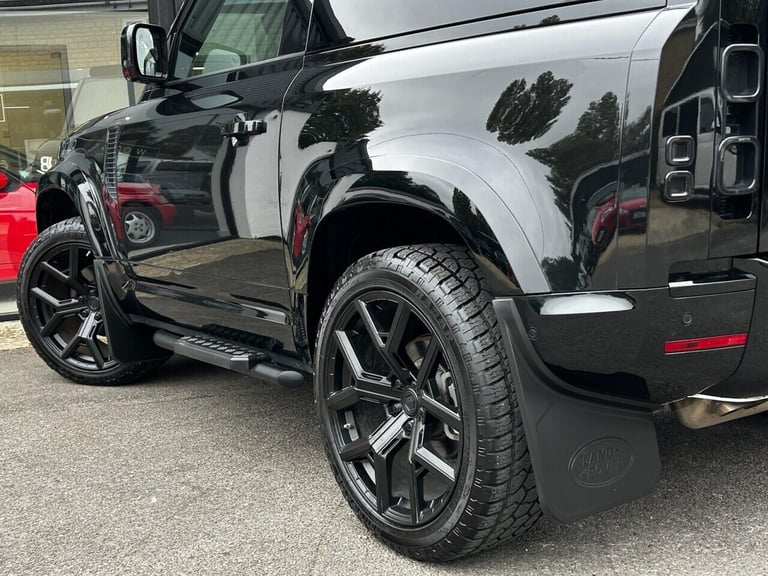 2023 Land Rover Defender 3.0 D250 MHEV HSE Hard Top SUV 3dr Diesel Auto 4WD SWB Euro 6 (s/s) (250...