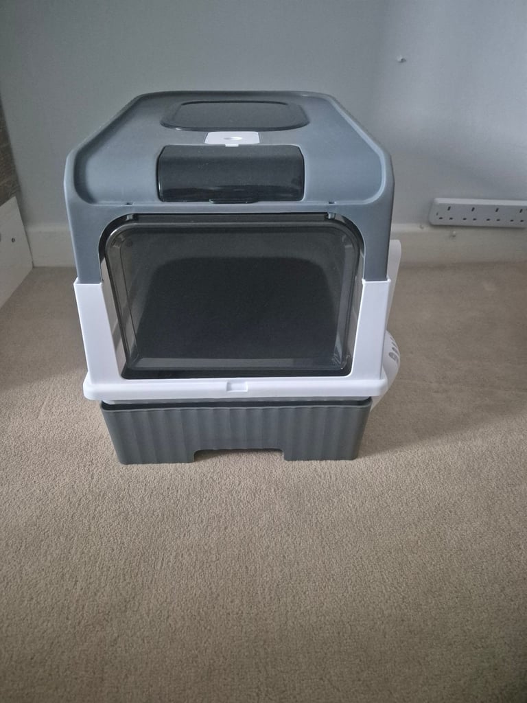 Cat litter box x2