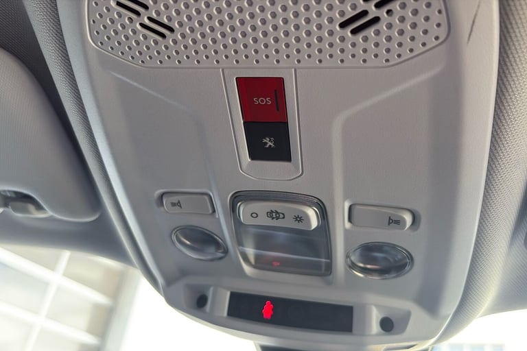  Peugeot E 2008 50kwh Allure Premium Suv 5dr Electric Auto 7kw Charger 136 Ps