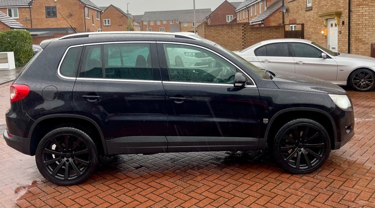 2010 Volkswagen Tiguan R Sport 4 Motion Read Add Drives Mint