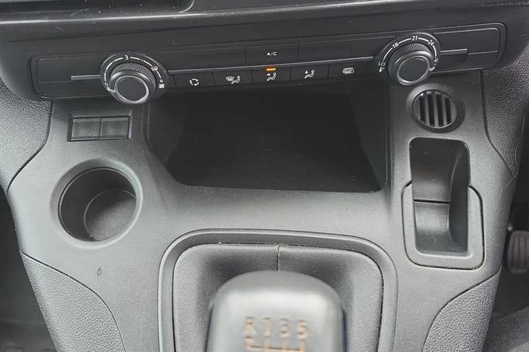 2023 Peugeot Partner 1000 1.5 BlueHDi 100 Professional Premium + Van PANEL VAN DIESEL Manual