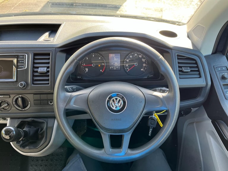2017 Volkswagen Transporter 2.0 TDI T28 BlueMotion Tech Startline FWD SWB Euro 6 (s/s) 5dr PANEL ...