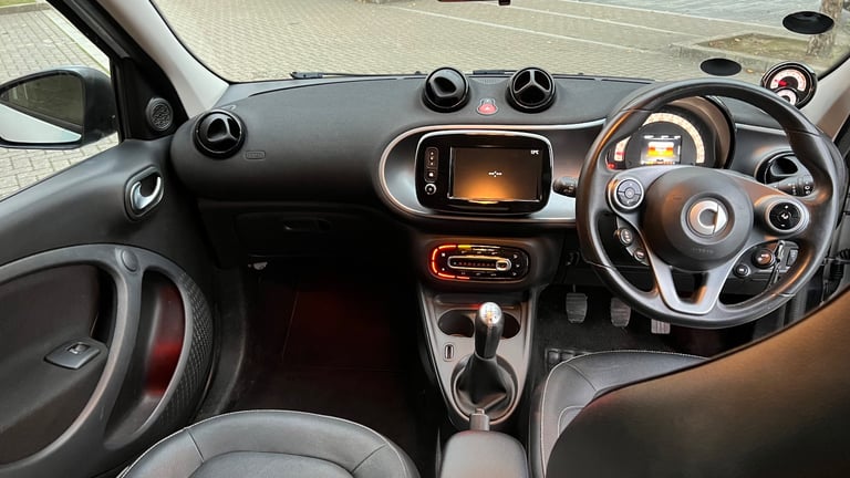 Smart, FORFOUR, Hatchback, 2017, Manual, 999 (cc), 5 doors