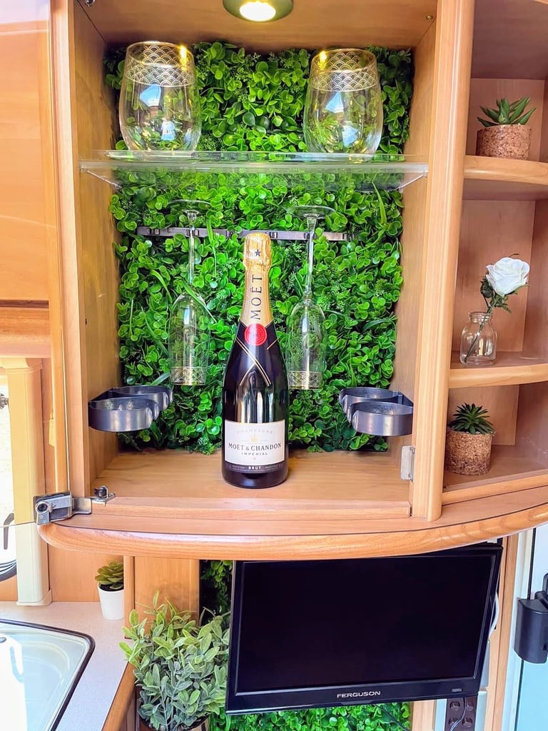 STUNNING Luxury Spacious Motorhome, 36k Miles! Full MOT, 6-Belts, Awning, Solar, Extras - ON SALE!