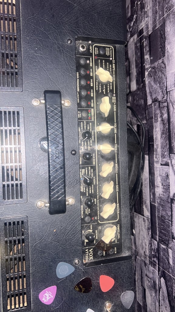 VOX valvetronix VT120+ Amplifier with SW switch