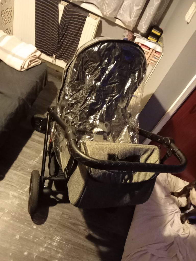 Grey 2-1 pram 