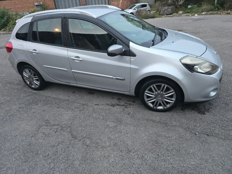 Renault, CLIO, Estate, 2011, Other, 1598 (cc), 5 doors