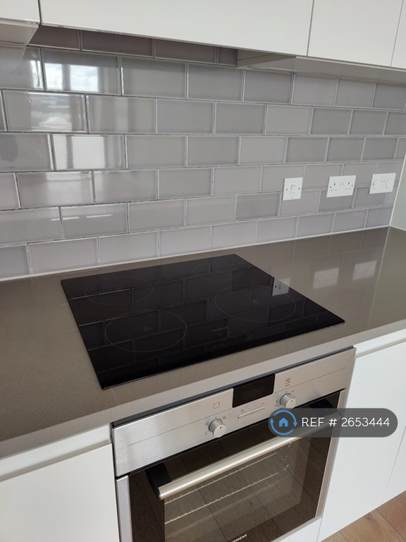 2 bedroom flat in Nautical Drive, London, E16 (2 bed) (#2653444)