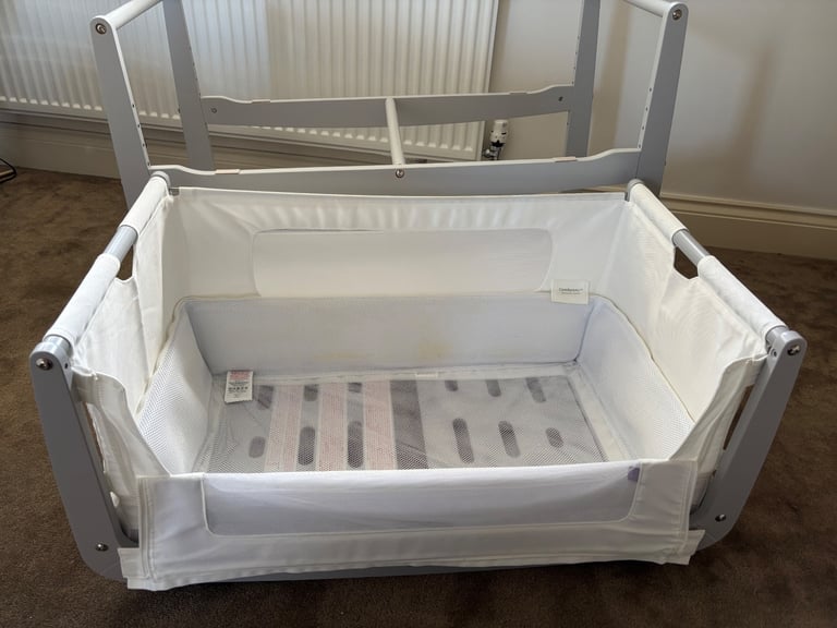 SnuzPod 4 Comfort Air Bedside Crib 0-6 Months
