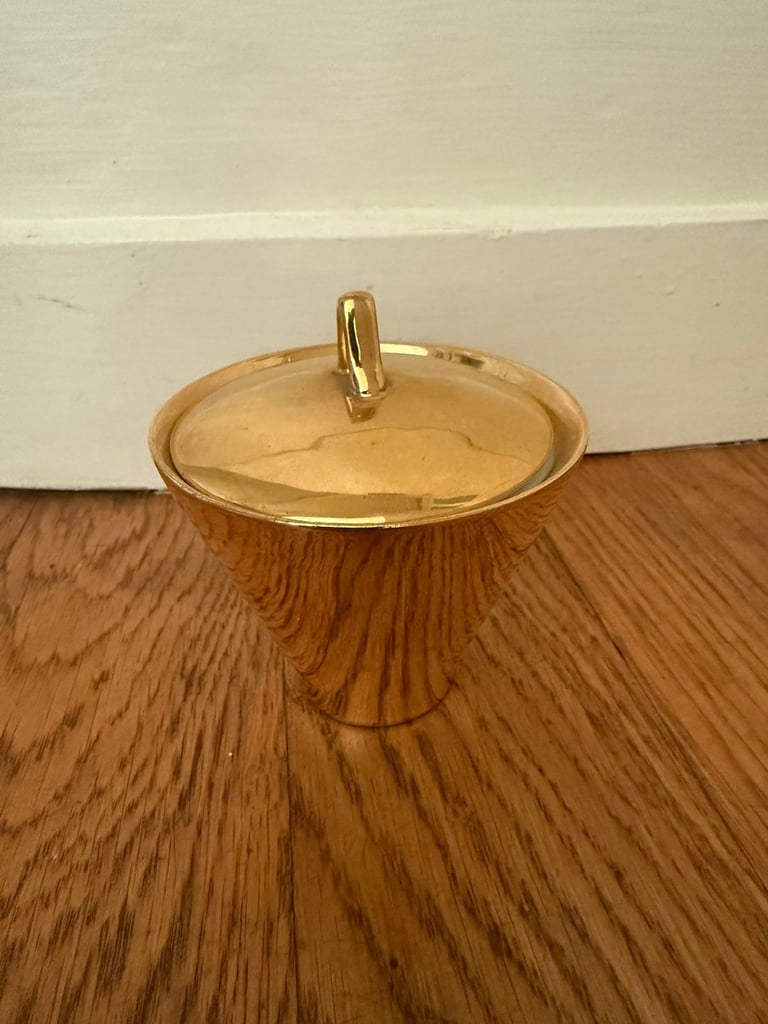 Beautiful, vintage art deco gold coffee set with coffee pot, sugar bowl, milk jug and 6 cups