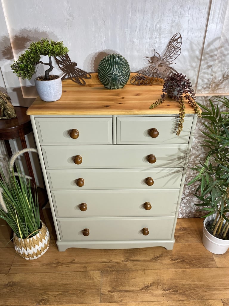 Pine Chest of drawers