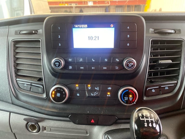 2021 Ford Transit 2.0 350 EcoBlue Trend Luton 3dr Diesel Manual RWD L4 Euro 6 (s/s) (165 ps) CHAS...