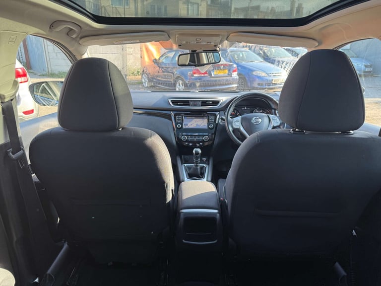 2015 Nissan Qashqai 1.6 DiG-T N-Tec+ 5dr HATCHBACK PETROL Manual