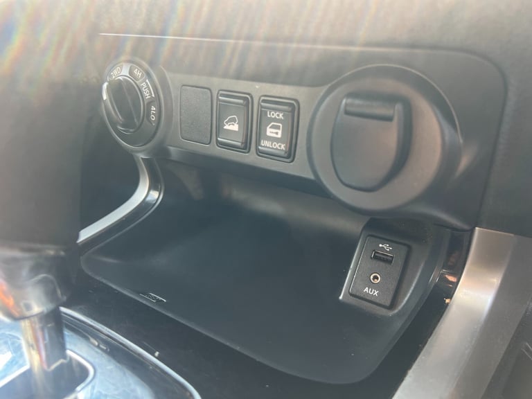 2019 NISSAN NAVARA Double Cab Pick Up Tekna 2.3dCi 190 4WD Auto LEATHER 101k